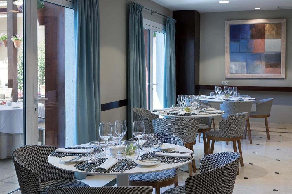 Foto de restauración de Hotel NH Marbella