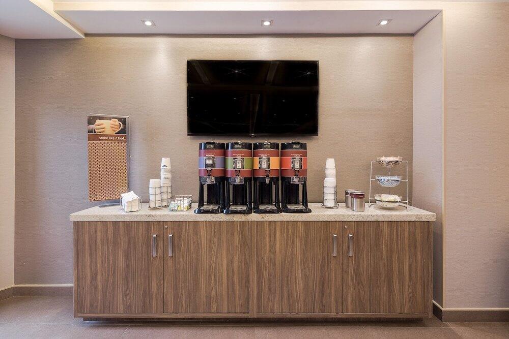 Foto de los servicios de Hotel Hampton by Hilton Monterrey Galerias Obispado