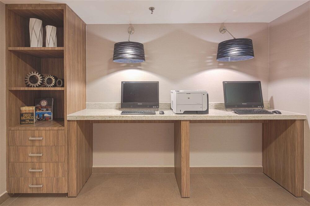 Foto de una habitación de Hotel Hampton by Hilton Monterrey Galerias Obispado