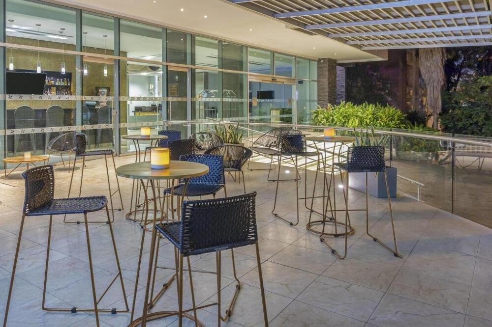 Foto de las zonas nobles de Hotel Four Points by Sheraton Barranquilla