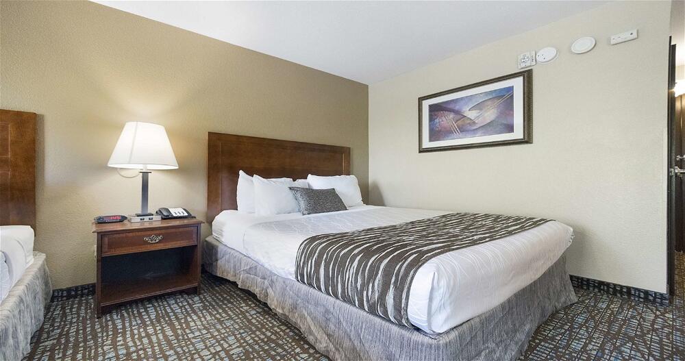 Foto de una habitación de SureStay Plus Hotel by Best Western Rocklin