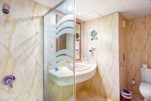 Foto del baño de Complejo Titanic Palace