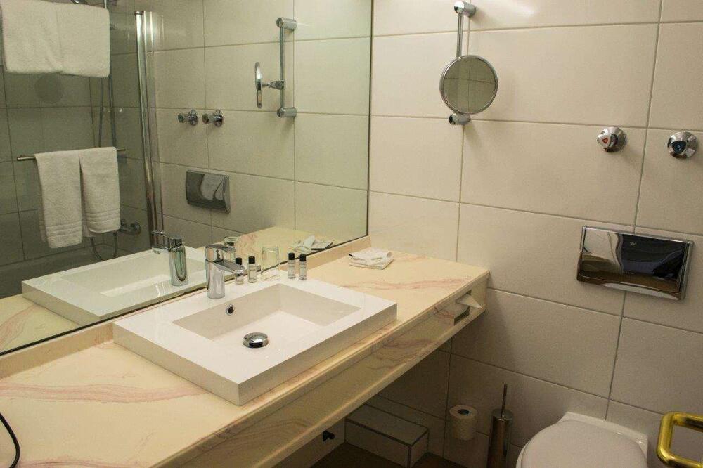Foto del baño de relexa hotel Airport Düsseldorf/Ratingen