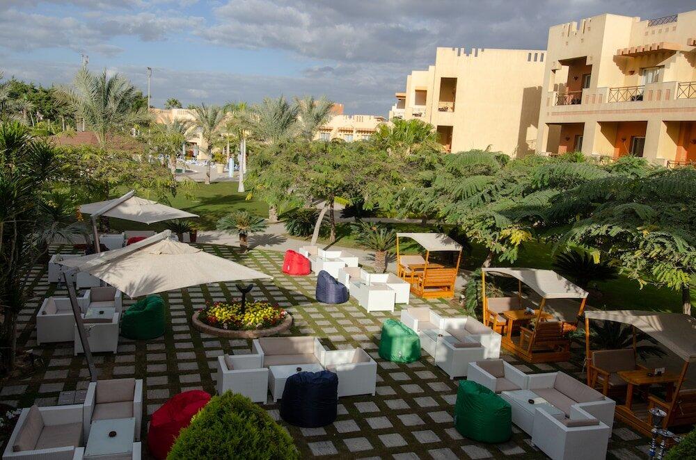 Foto del exterior de Hotel Swiss Inn Pyramids Golf Resort