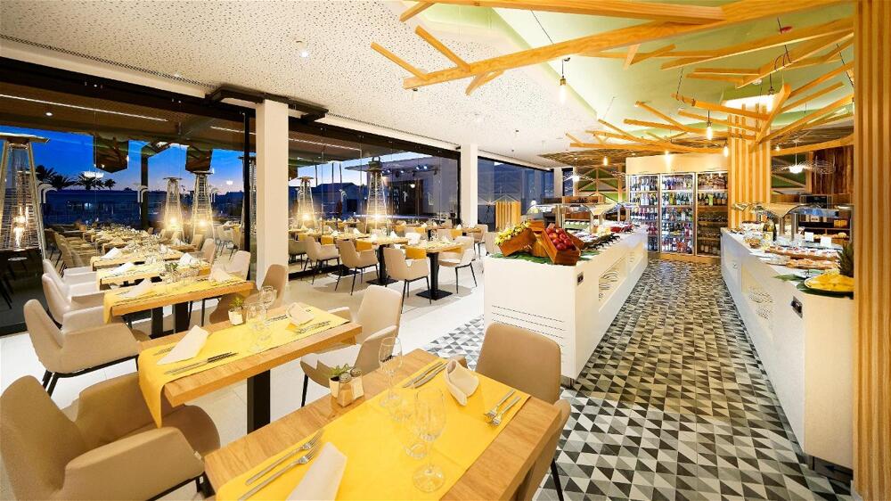 Foto de restauración de Hotel Club Maspalomas Suites &amp;amp; Spa - Adults Only