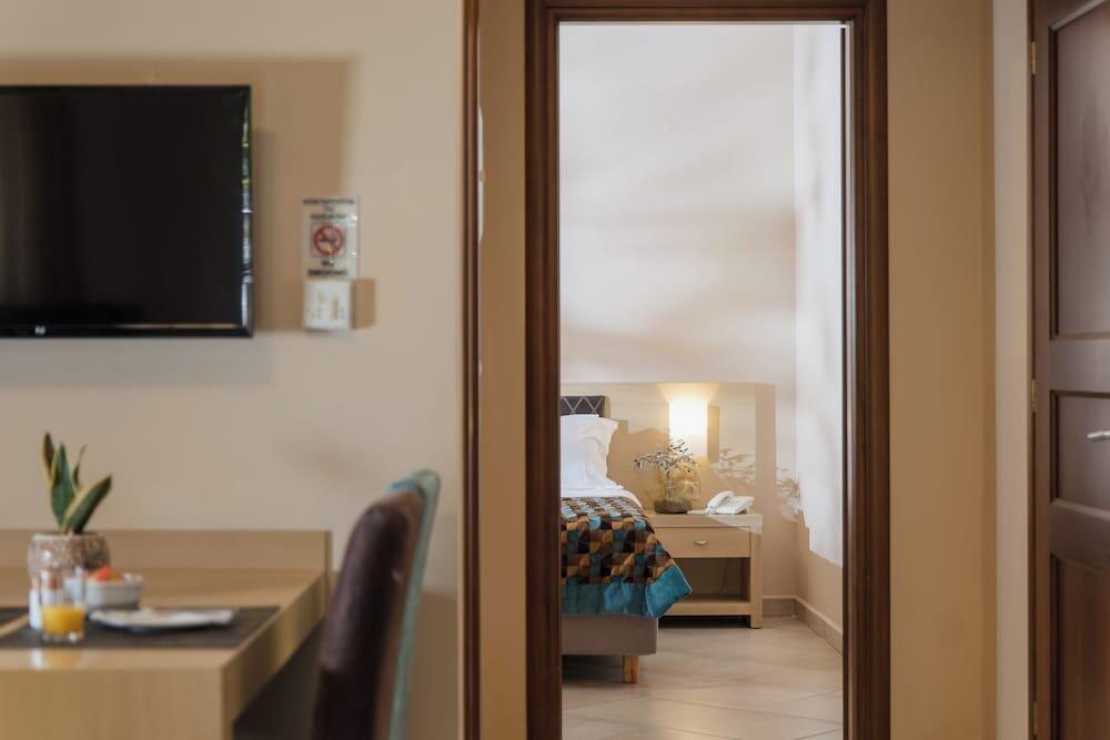 Foto de una habitación de Molos Bay Hotel