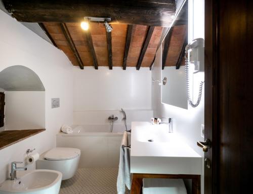 Foto del baño de Hotel Palazzo Leopoldo Dimora Storica &amp;amp; Spa