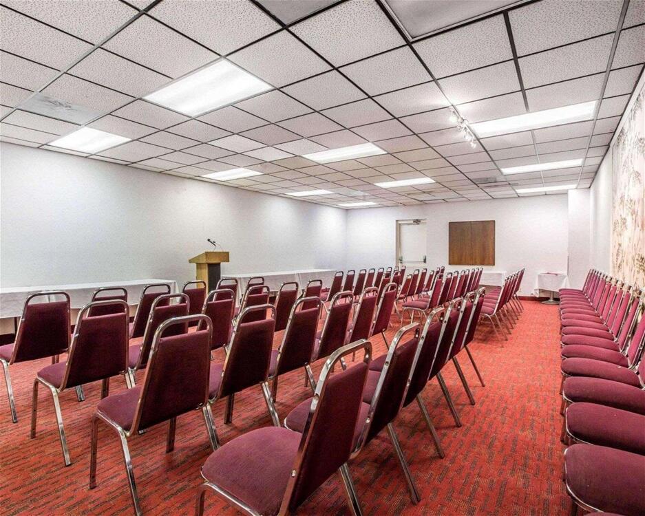 Foto de los servicios de Hotel Quality Inn &amp;amp; Suites Montebello - Los Angeles
