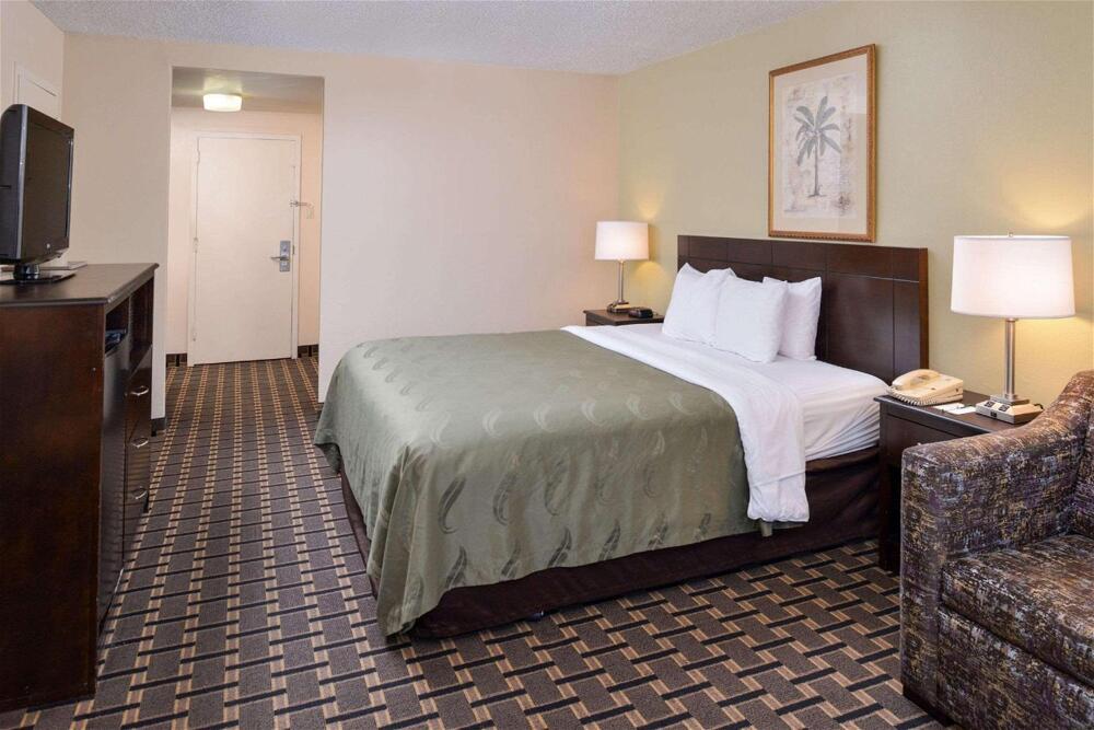 Foto de una habitación de Hotel Quality Inn &amp;amp; Suites Montebello - Los Angeles