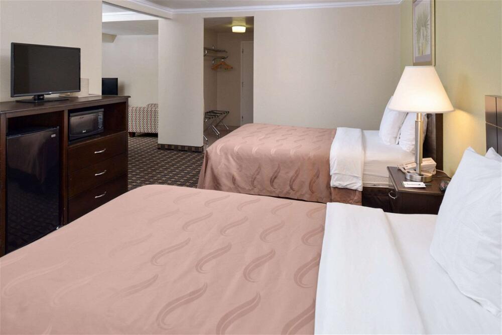 Foto de una habitación de Hotel Quality Inn &amp;amp; Suites Montebello - Los Angeles