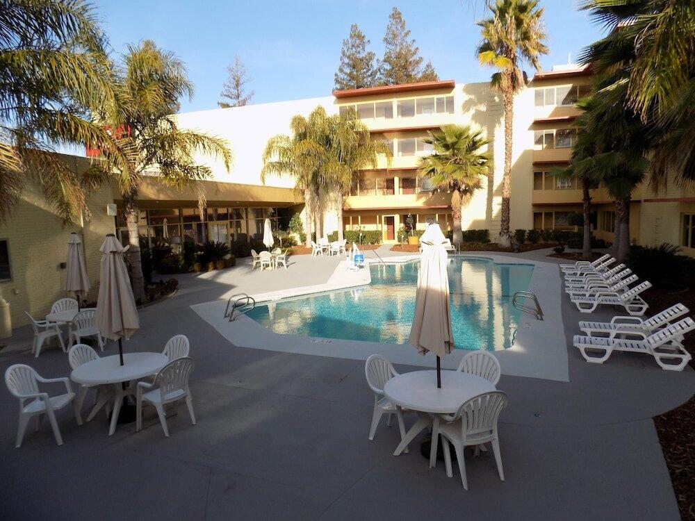 Foto de los servicios de Hotel Ramada by Wyndham Sacramento