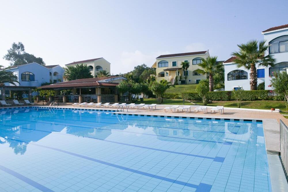 Foto de los servicios de Aparthotel Govino Bay
