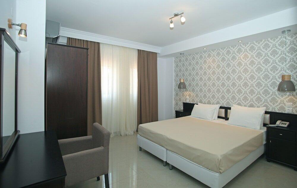 Foto de una habitación de Naias Beach Hotel