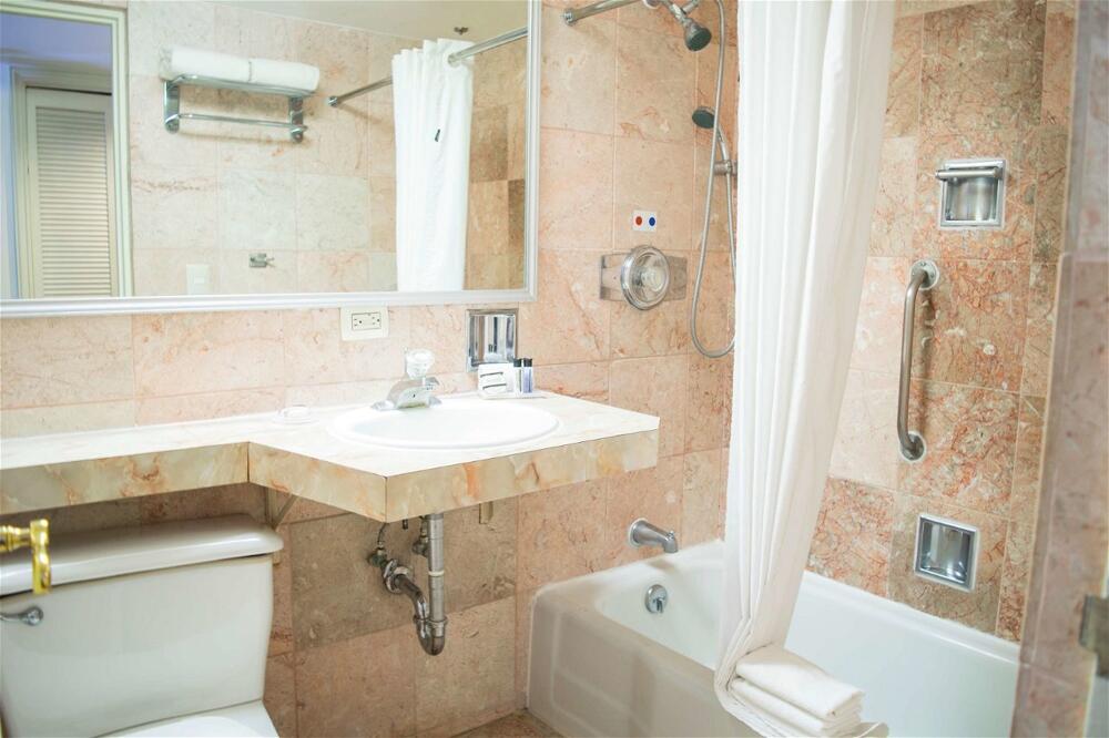 Foto del baño de iStay Hotel Monterrey Histórico