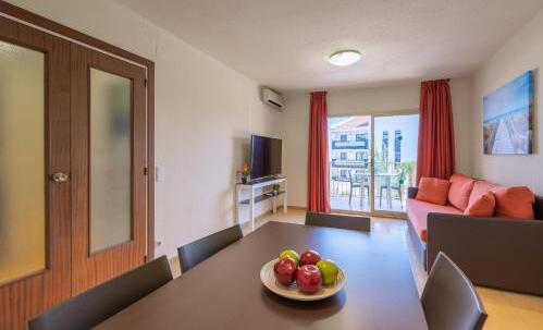 Foto de restauración de Apartamentos Rentalmar Pins Marina