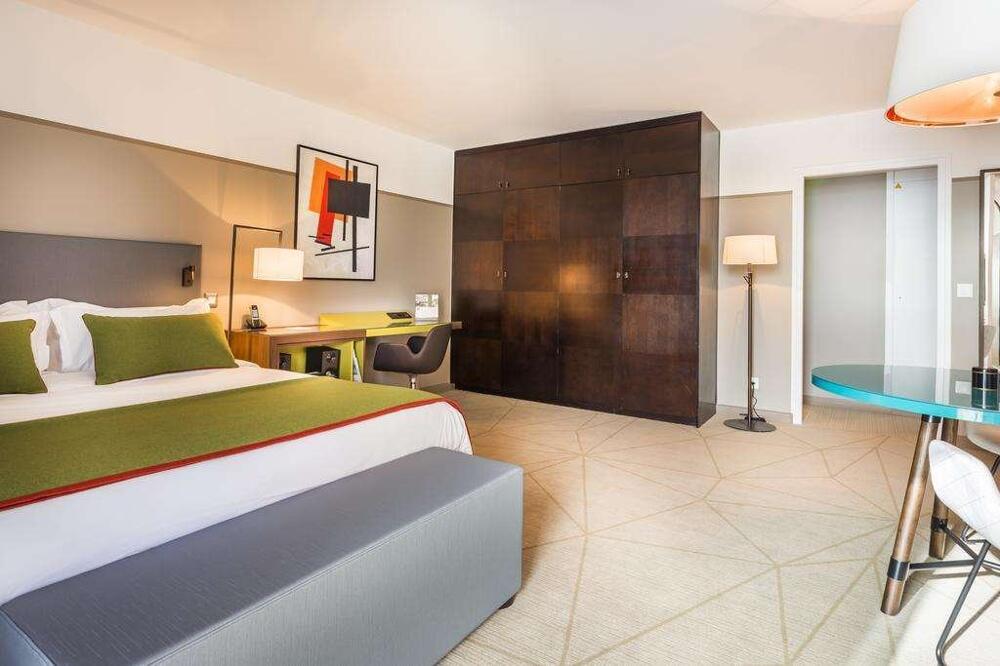 Foto de una habitación de Aparthotel Fraser Suites Harmonie Paris La Défense
