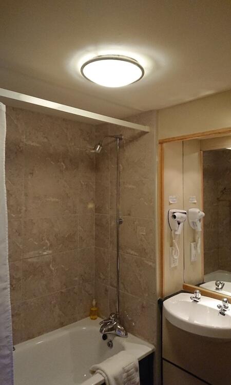 Foto del baño de The Queens Hotel