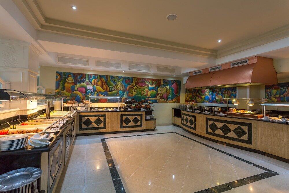 Foto de restauración de Complejo Bahia Principe Grand Cayacoa - All Inclusive