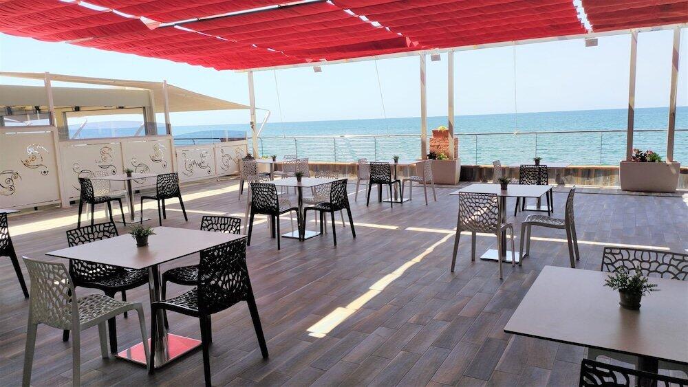 Foto de restauración de Hotel Polo Nautico