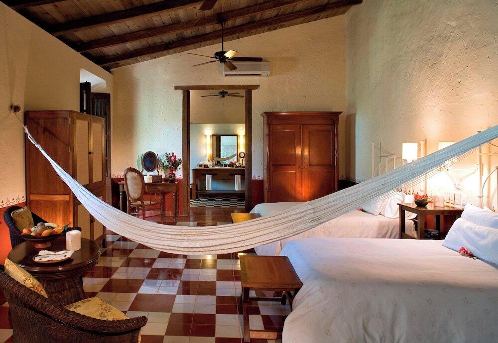 Foto de una habitación de Hacienda Santa Rosa a Luxury Collection Hotel