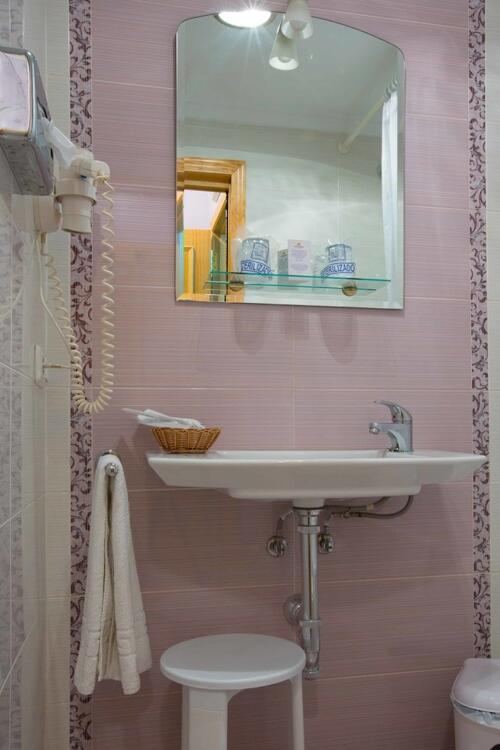 Foto del baño de Hotel Miraya Beach