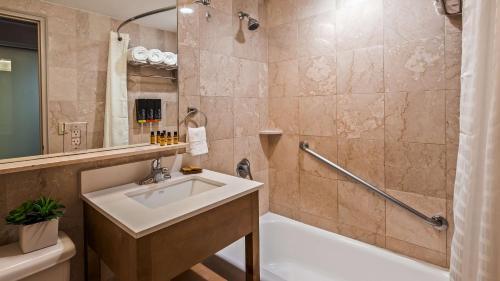 Foto del baño de Hotel Best Western Plus Atlantic Beach Resort