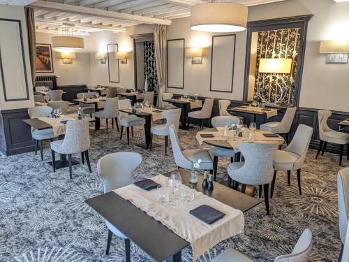 Foto de restauración de Hotel Le Lion D&amp;#039;Or et Restaurant La Table Du Lion