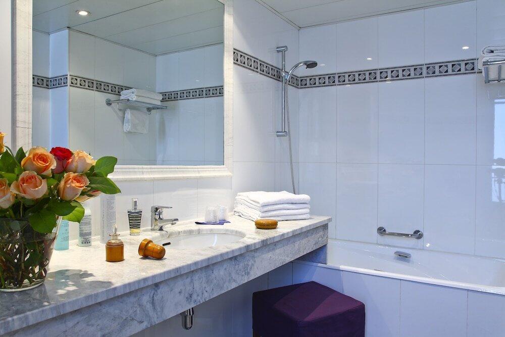 Foto del baño de Hotel De La Jatte