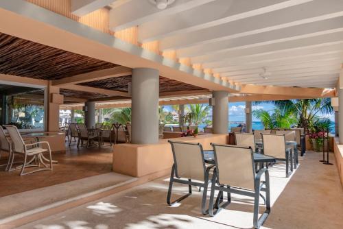 Foto de restauración de Puerto Aventuras Hotel &amp;amp; Beach Club