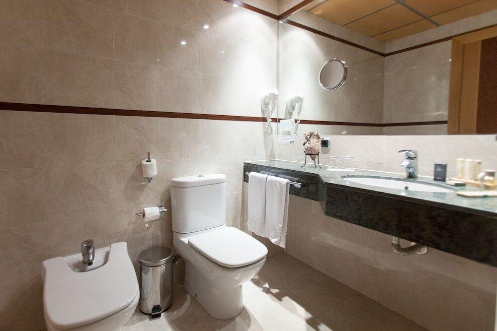 Foto del baño de Hotel Sercotel Gran Fama