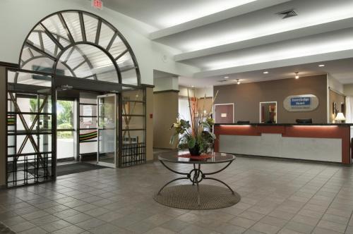 Foto de las zonas nobles de Hotel Travelodge by Wyndham Vancouver Airport