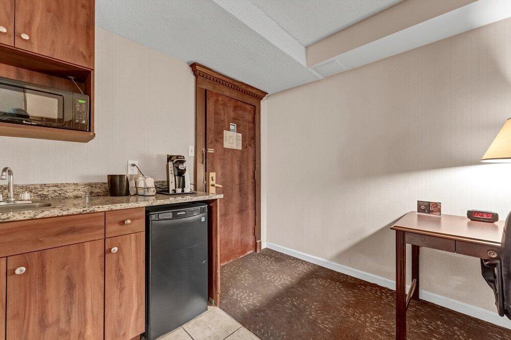 Foto de una habitación de Buffalo Airport Hotel
