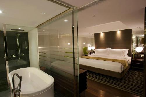 Foto de una habitación de Hotel The Mira Hong Kong
