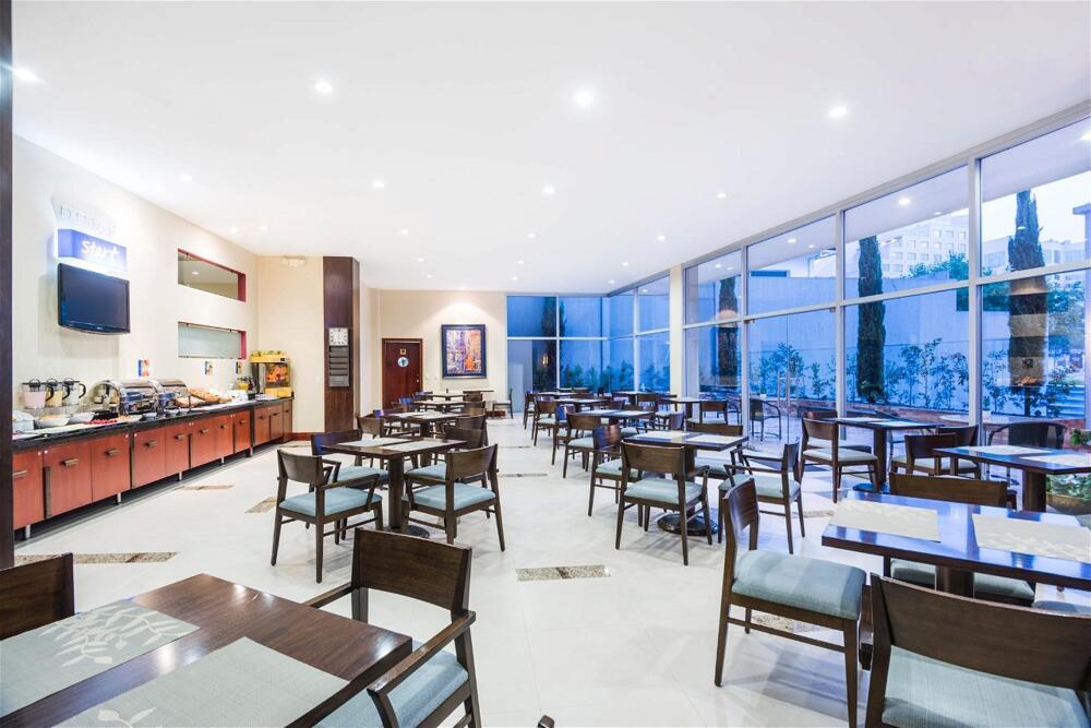 Foto de restauración de Holiday Inn Express Quito, an IHG Hotel