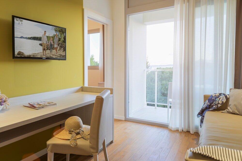 Foto de una habitación de Hotel Crvena Luka Resort