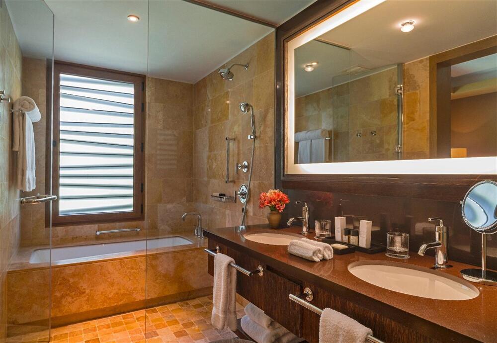 Foto del baño de Hotel Tambo del Inka, a Luxury Collection Resort &amp;amp; Spa