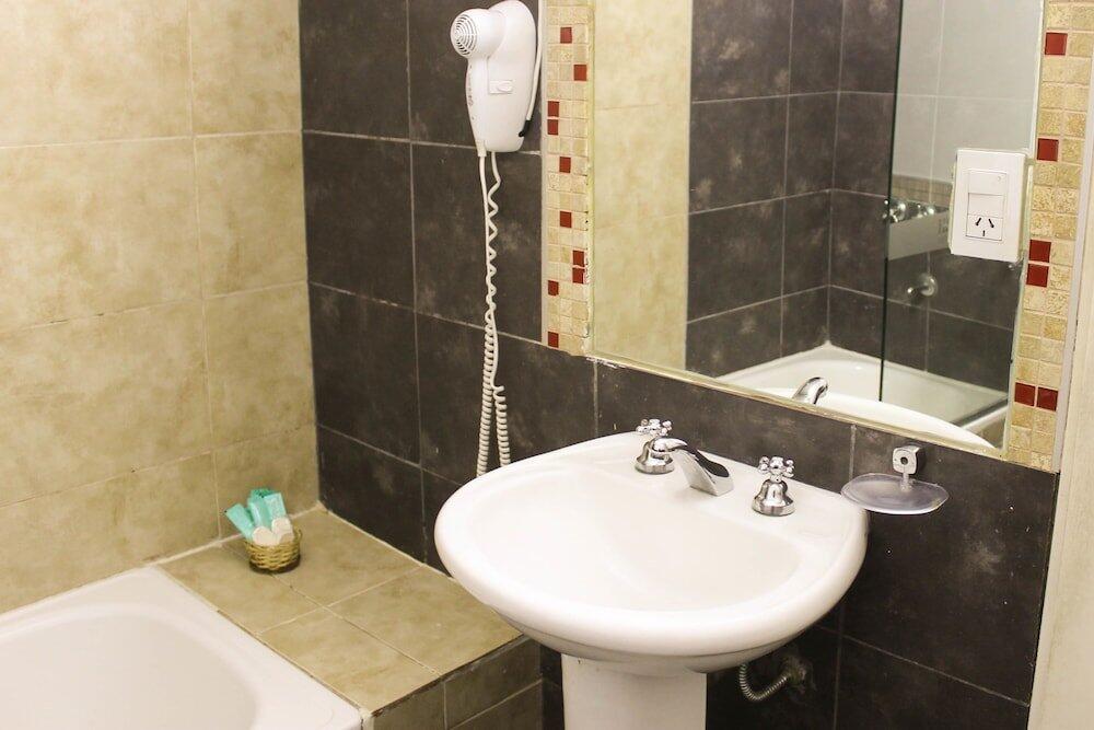 Foto del baño de Savannah Cordoba Hotel