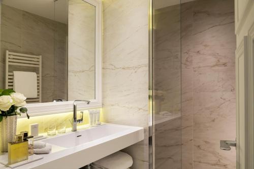 Foto del baño de Hôtel Barrière L&amp;#039;Hermitage
