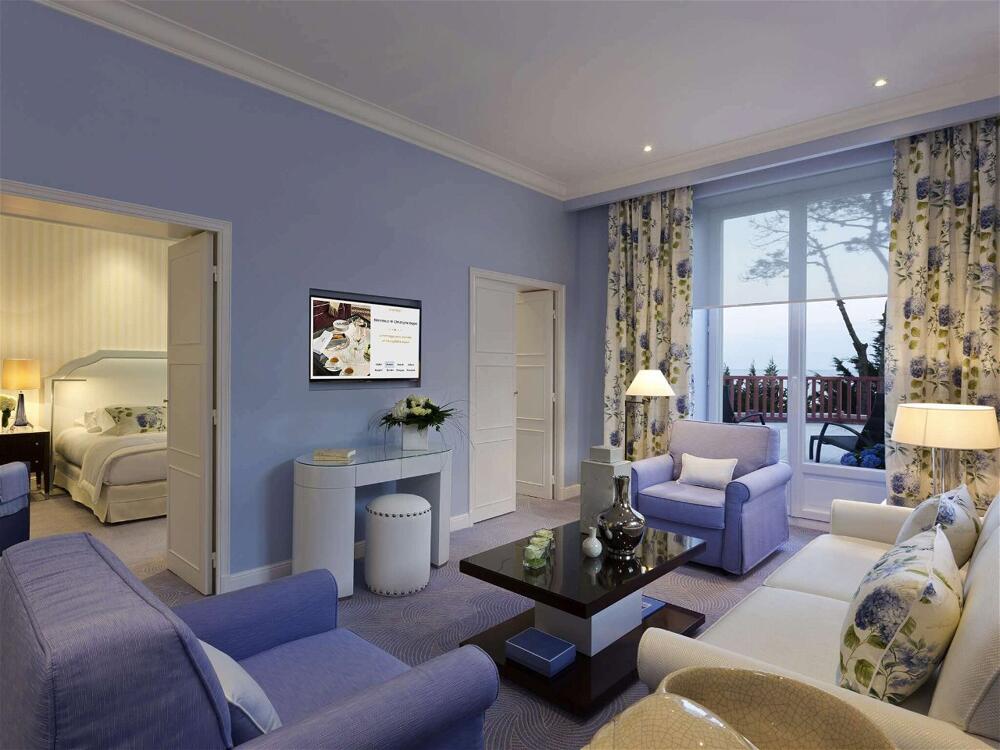 Foto de una habitación de Hôtel Barrière L&amp;#039;Hermitage