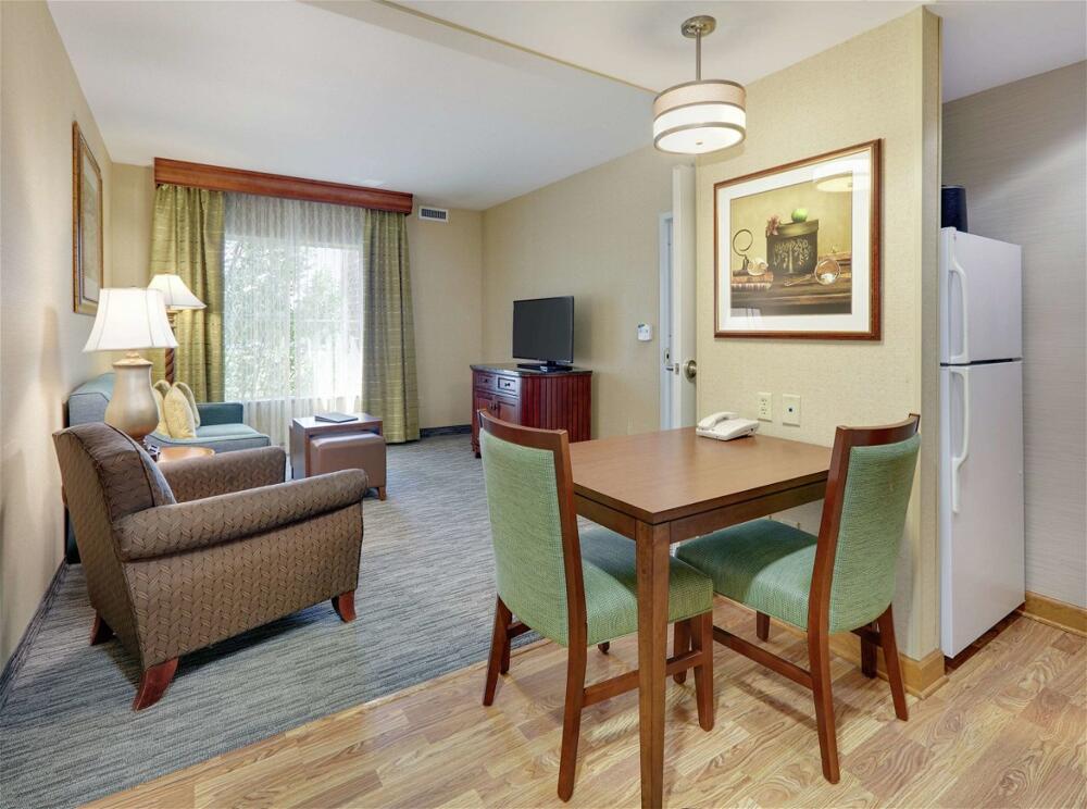 Room – Hotel Homewood Suites by Hilton Hagerstown