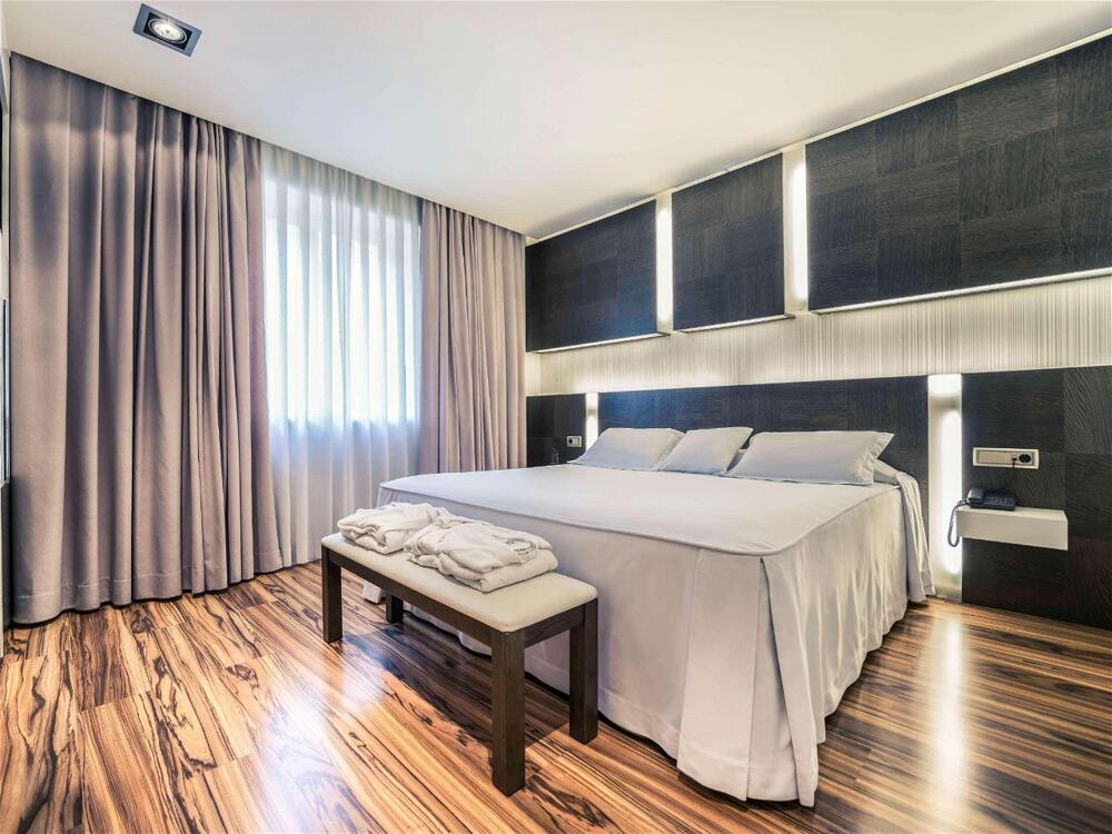 Foto general de Hotel Mercure Carlton Rioja