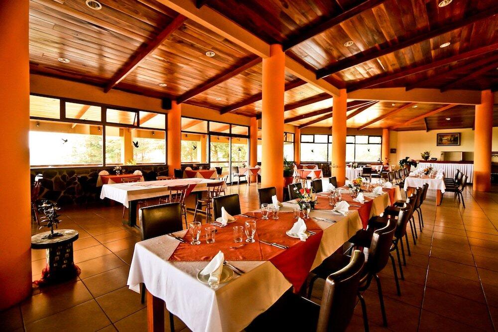 Foto de restauración de Hotel Montaña Monteverde