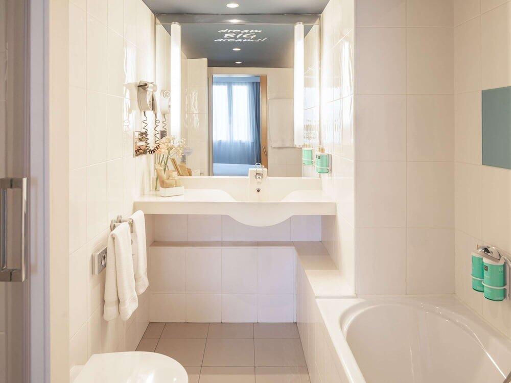 Foto de una habitación de Hotel Novotel Barcelona Cornella