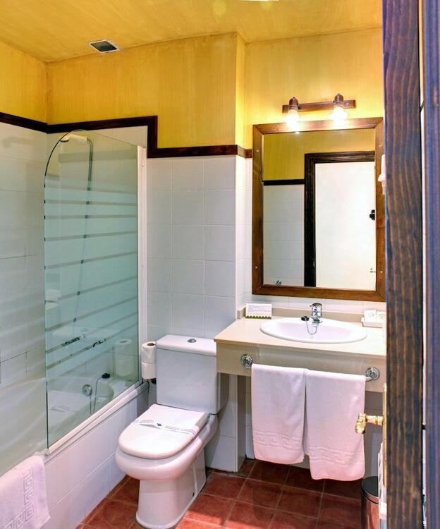 Foto del baño de Coviella Hotel Rural