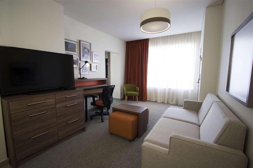 Foto de una habitación de Hotel Homewood Suites By Hilton Silao Airport