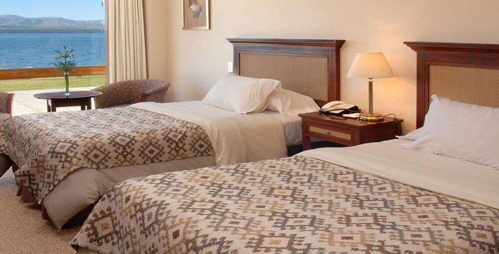 Foto de una habitación de Cacique Inacayal Lake &amp;amp; Spa Hotel
