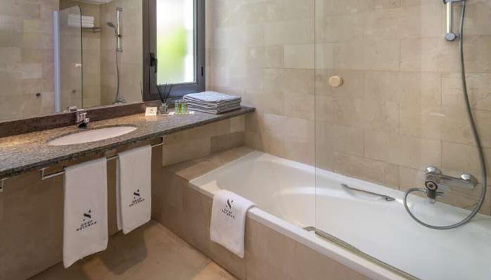 Foto del baño de Gran Hotel Rey Don Jaime