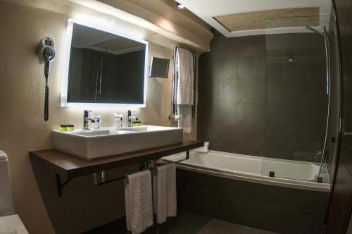 Foto del baño de Hotel Convento Aracena &amp;amp; SPA