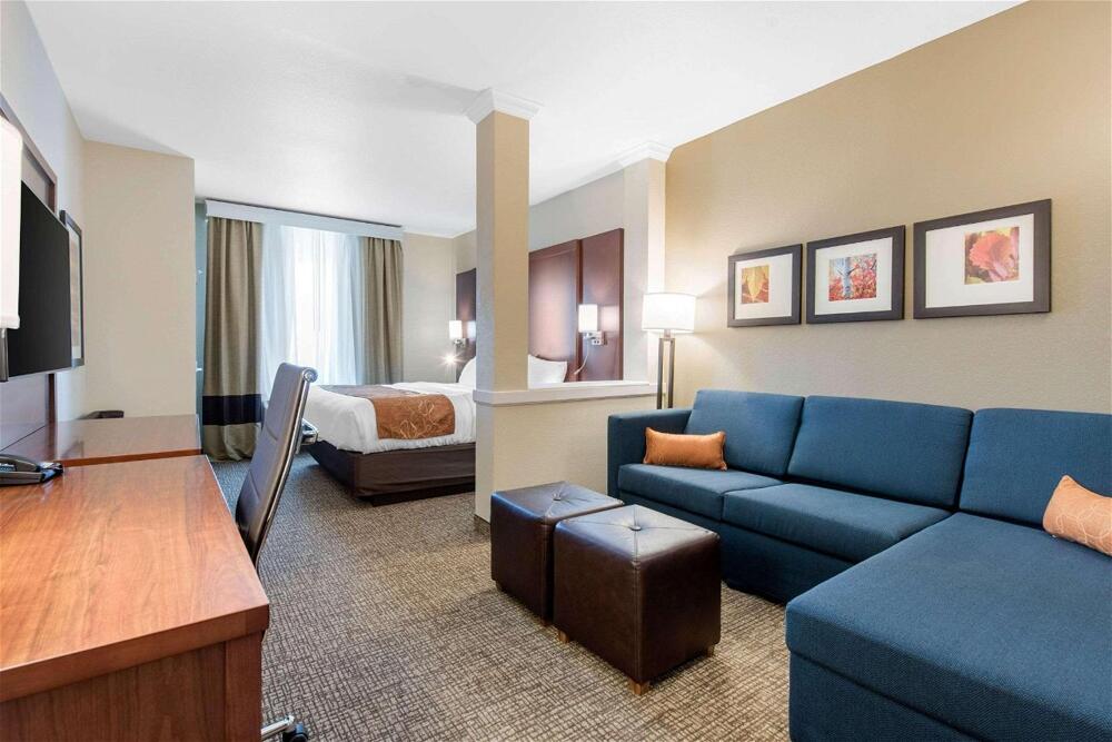 Foto de una habitación de Hotel Comfort Suites Denver International Airport
