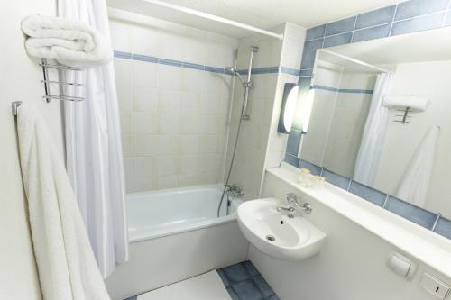 Bathroom – Campanile Hotel &amp;amp; Restaurant Gouda